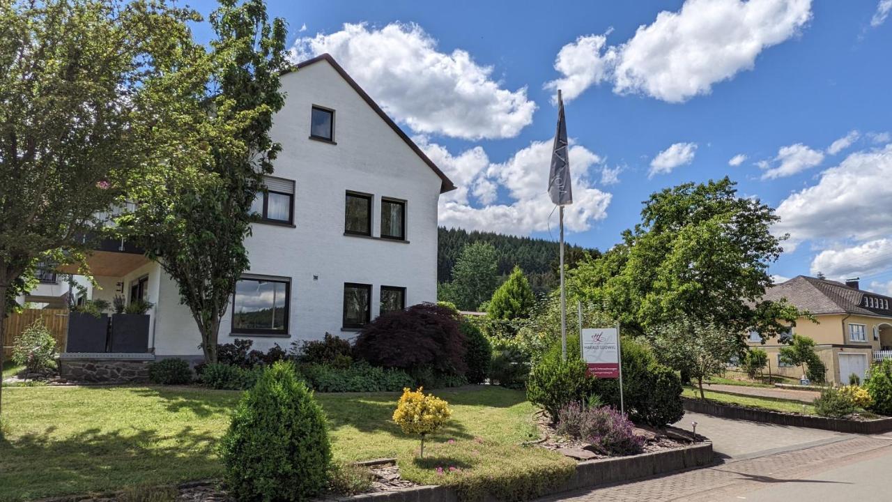 Weingut Harald Ludwig Osann-Monzel Exterior foto