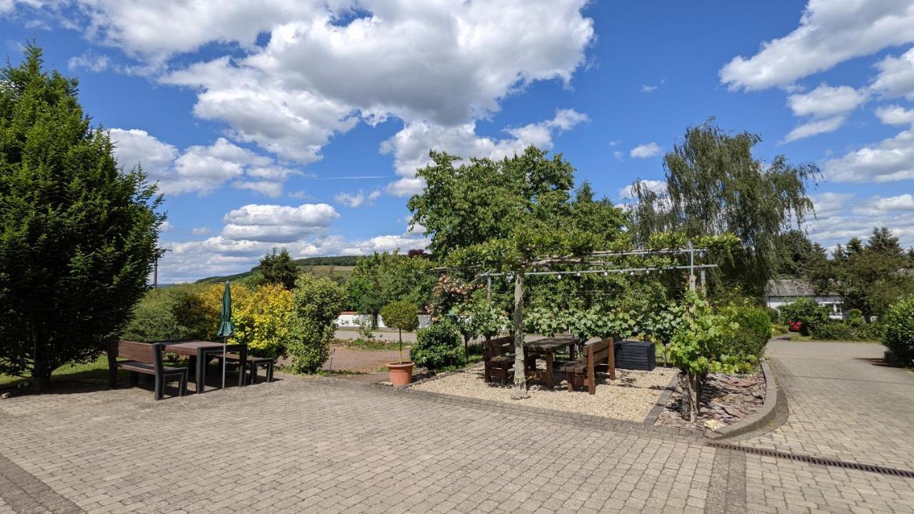 Weingut Harald Ludwig Osann-Monzel Exterior foto