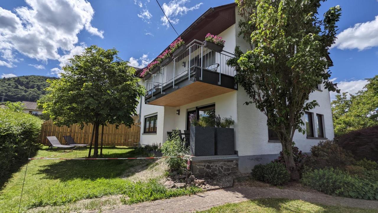 Weingut Harald Ludwig Osann-Monzel Exterior foto